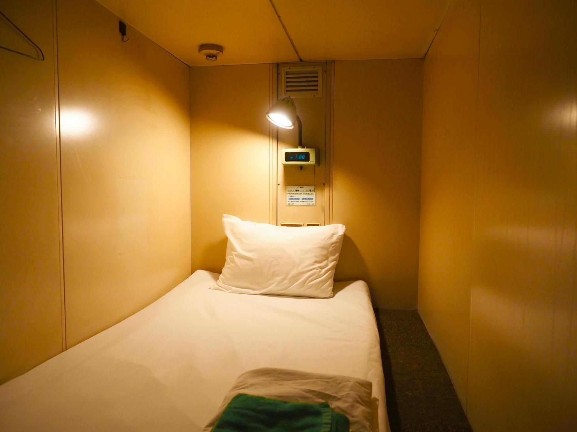 Capsule Hotel Block Room Tokyo Exterior photo