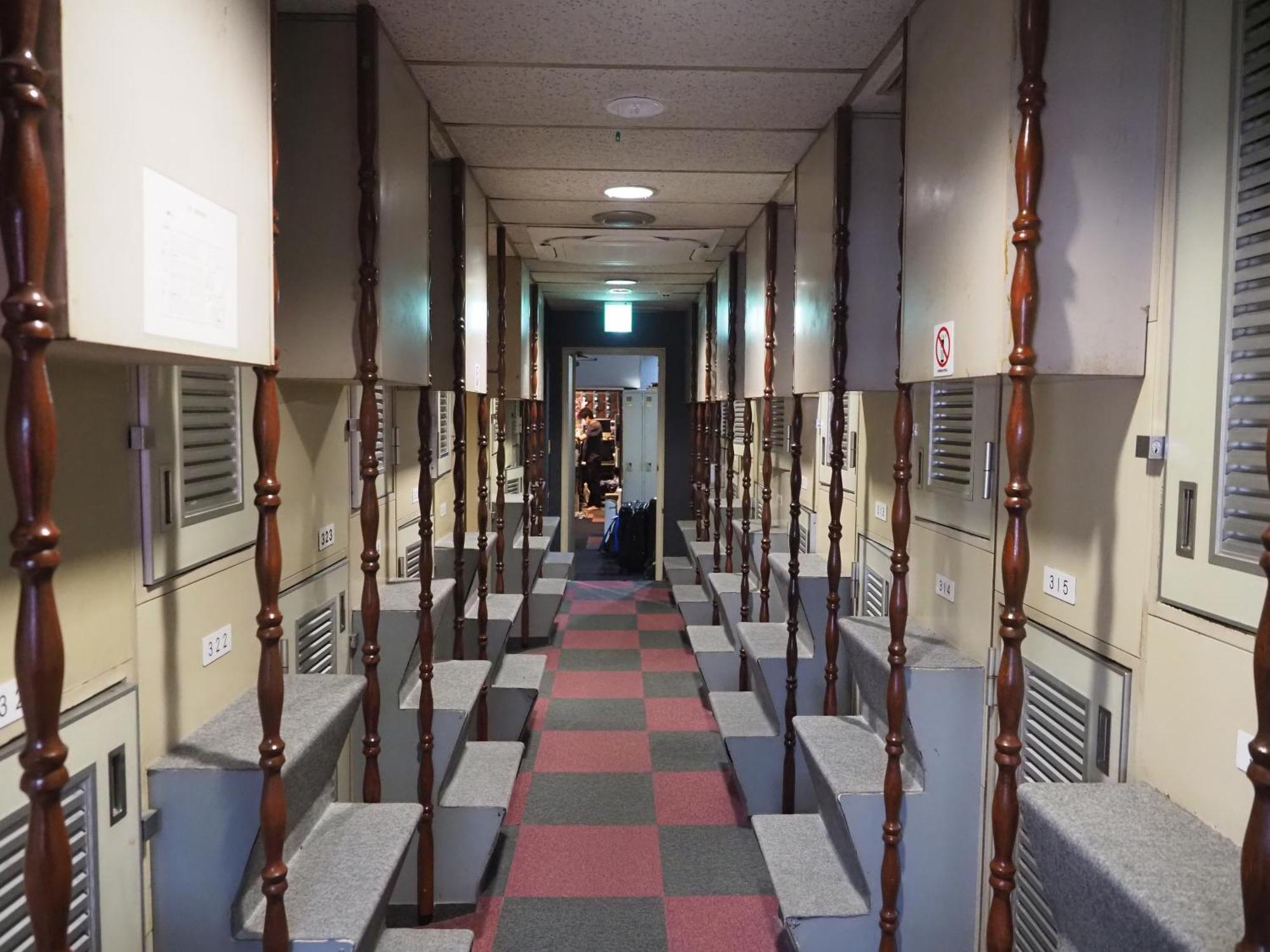 Capsule Hotel Block Room Tokyo Exterior photo