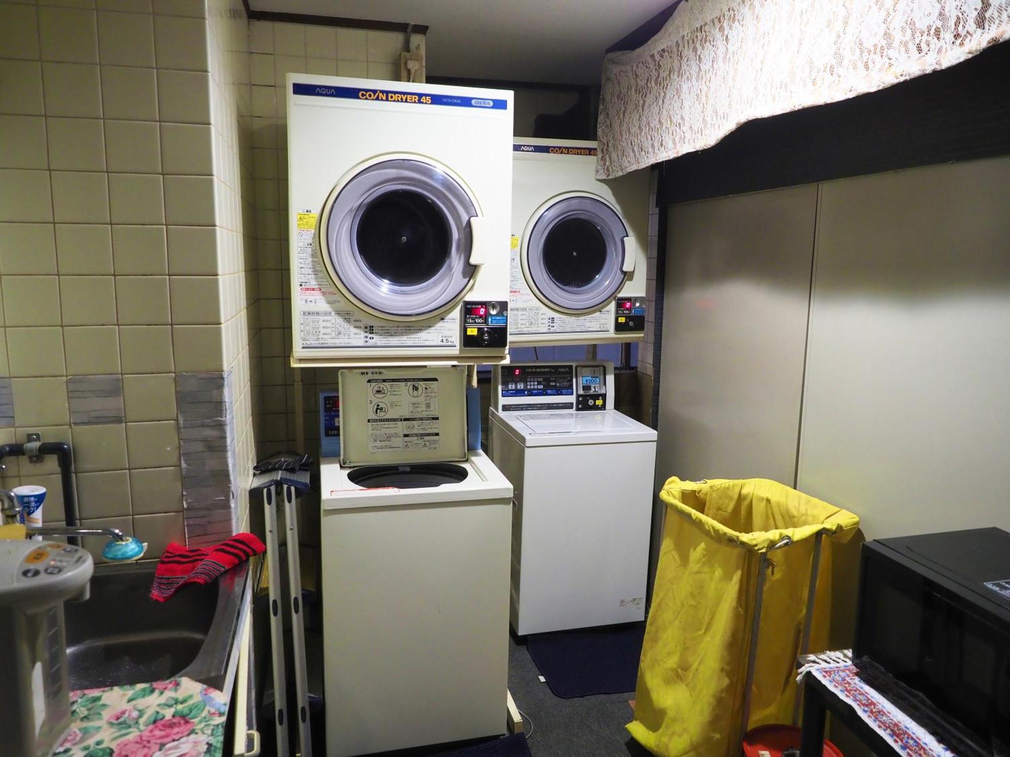Capsule Hotel Block Room Tokyo Exterior photo