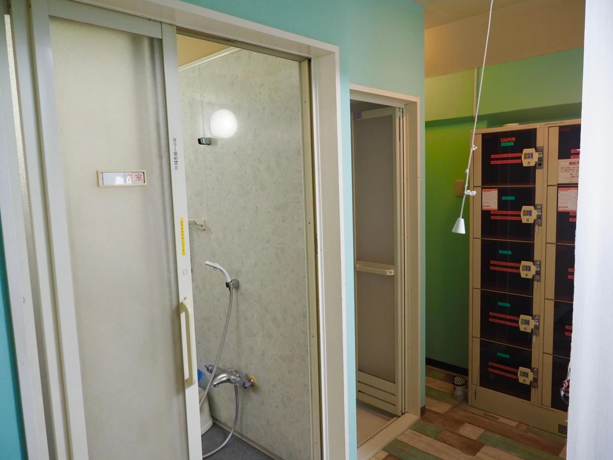 Capsule Hotel Block Room Tokyo Exterior photo