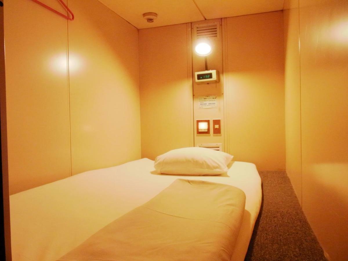 Capsule Hotel Block Room Tokyo Exterior photo