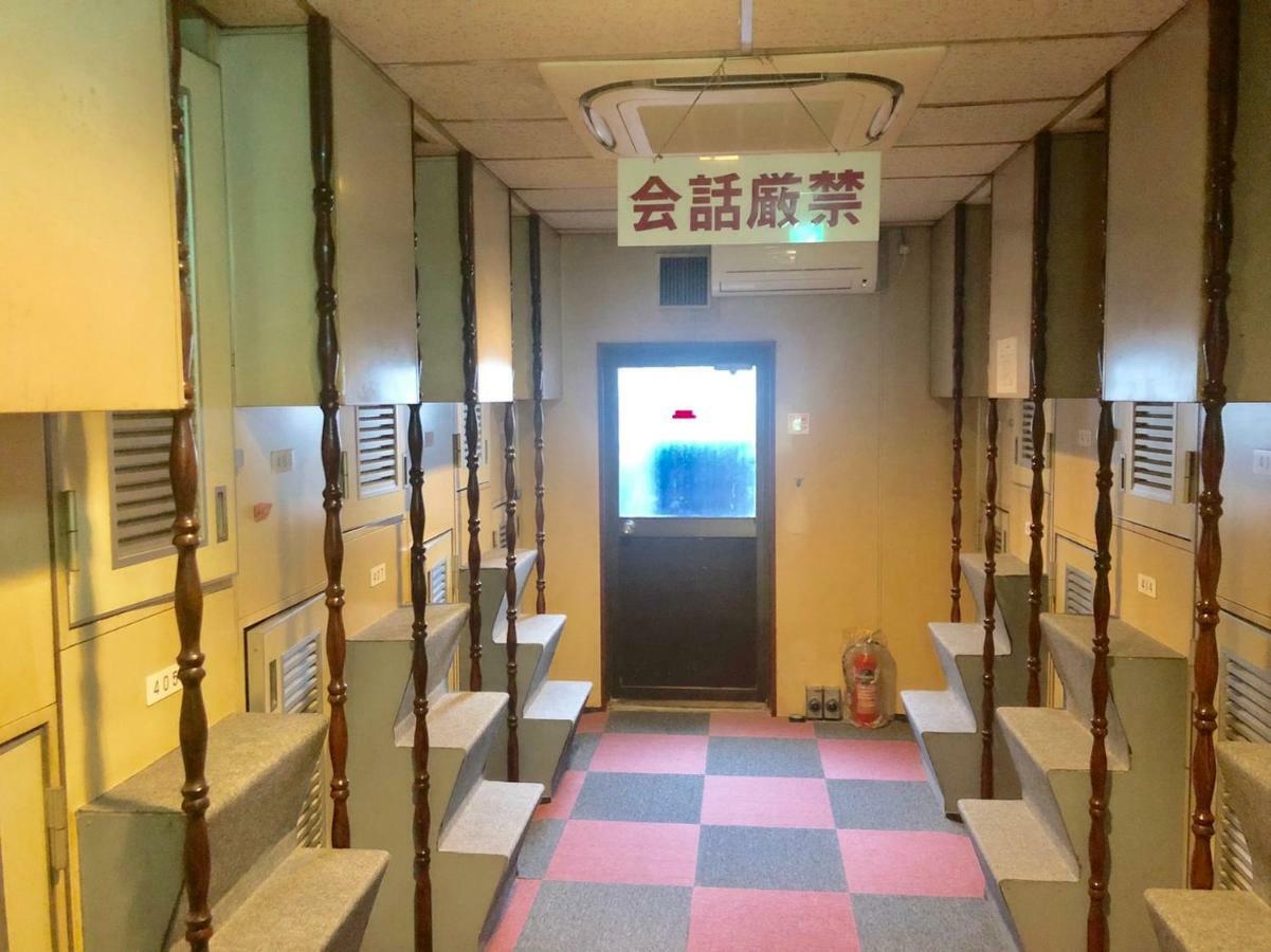 Capsule Hotel Block Room Tokyo Exterior photo